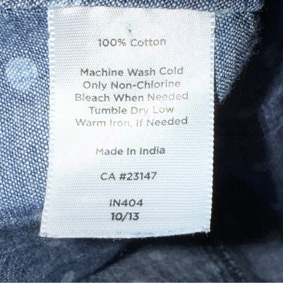 Talbots Navy long sleeve button down Polka Dot Women’s Shirt size 12 - Picture 8 of 8